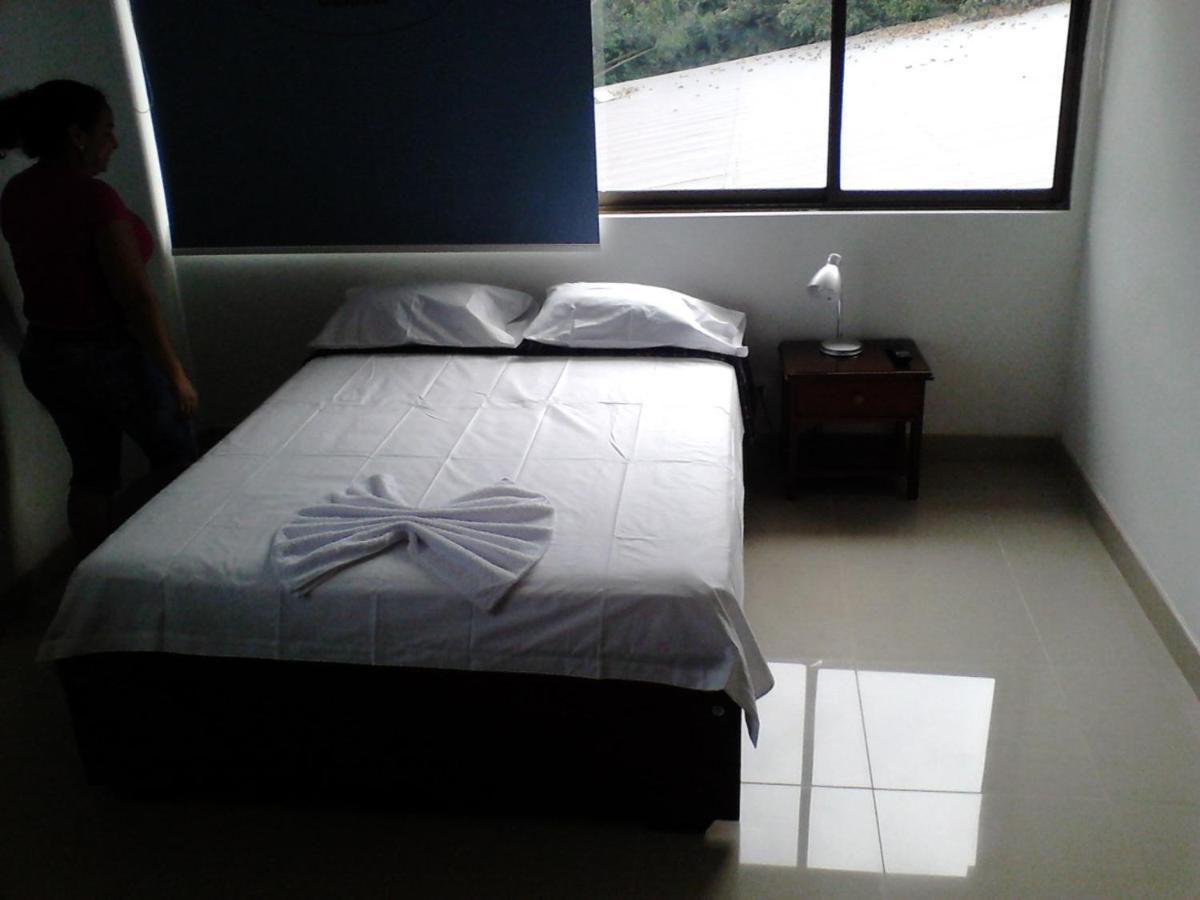 Hotel Shalom Phe Guaduas Exterior foto